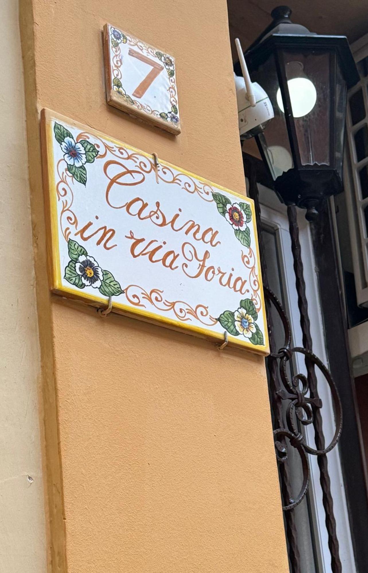 Casina Via Foria Bed and Breakfast Νάπολη Εξωτερικό φωτογραφία